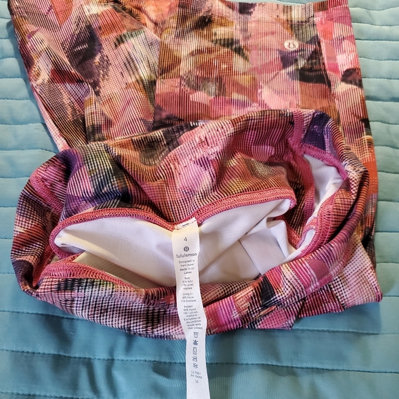 Lululemon Multicolor Short - Picture 4 of 7